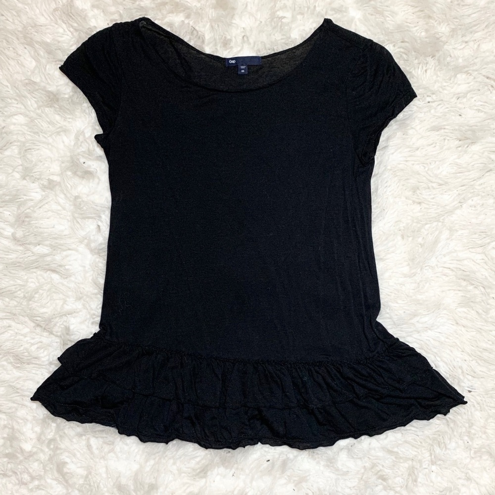 🌜GAP Tee with ruffled waist
